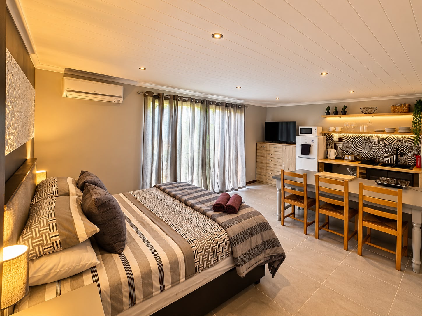 Azura Sleep - Studio 